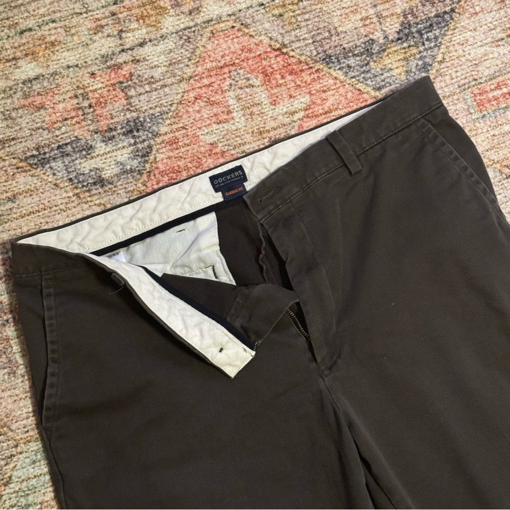 Men’s Classic Fit Dockers 36” x 32”